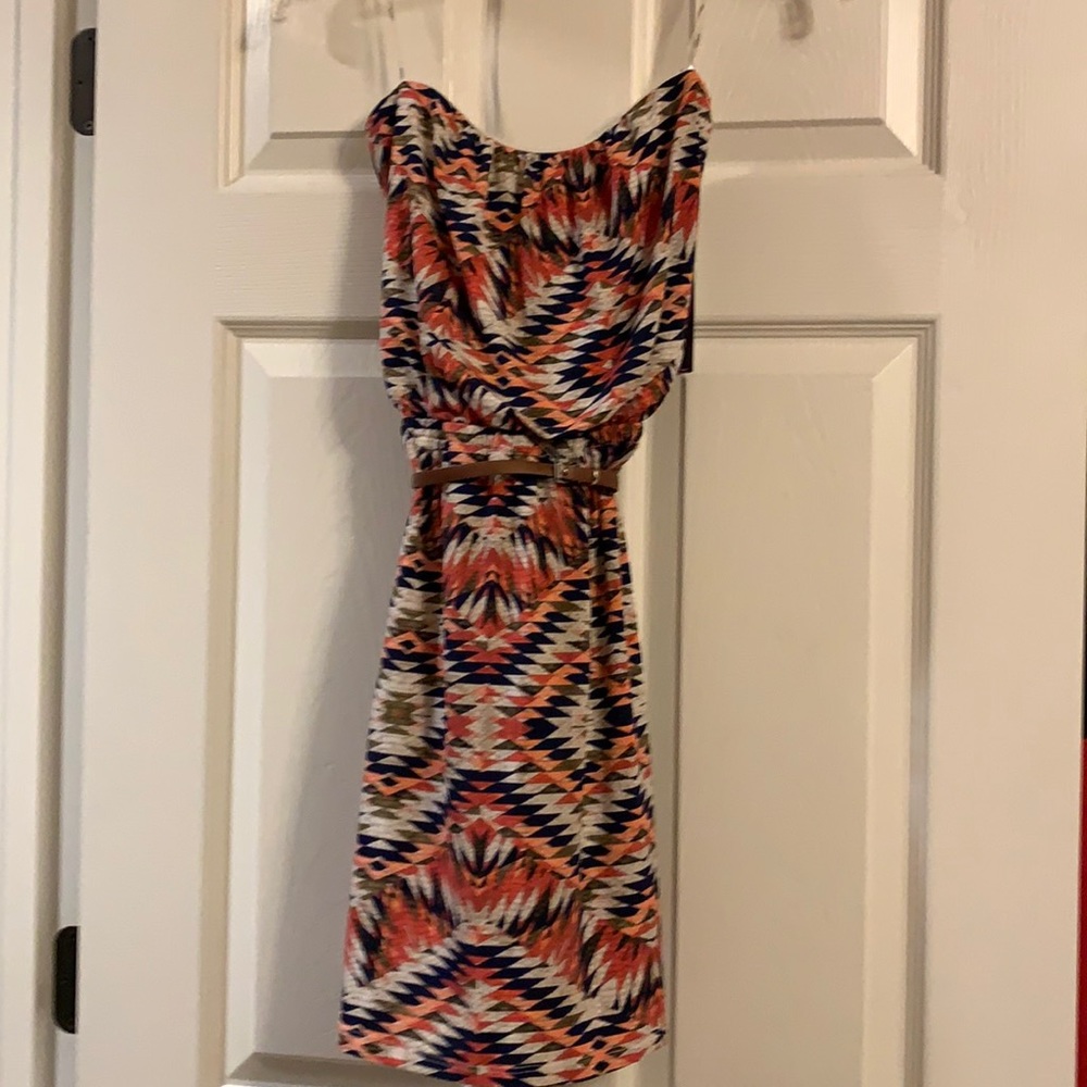 Super cute strapless dress, new with tags.